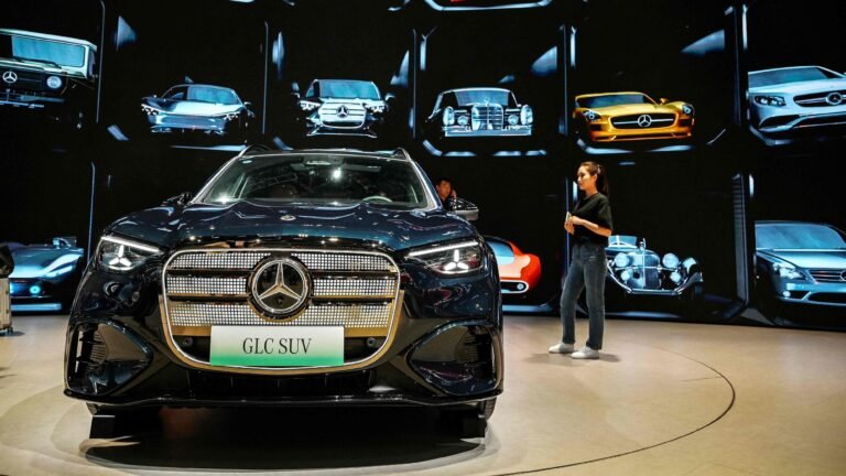 Autobauer: Mercedes macht mit Autos 54 Prozent weniger Gewinn