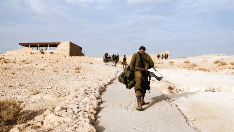 Entschuldigung bei Christen weltweit / Jüdische Initiative beklagt Werteverrat nach Kreuzschändung