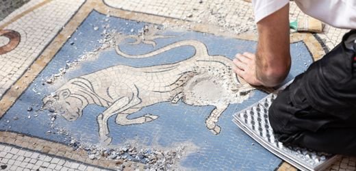 Mailand: Italien restauriert »Glückshoden« im Stiermosaik der Galleria