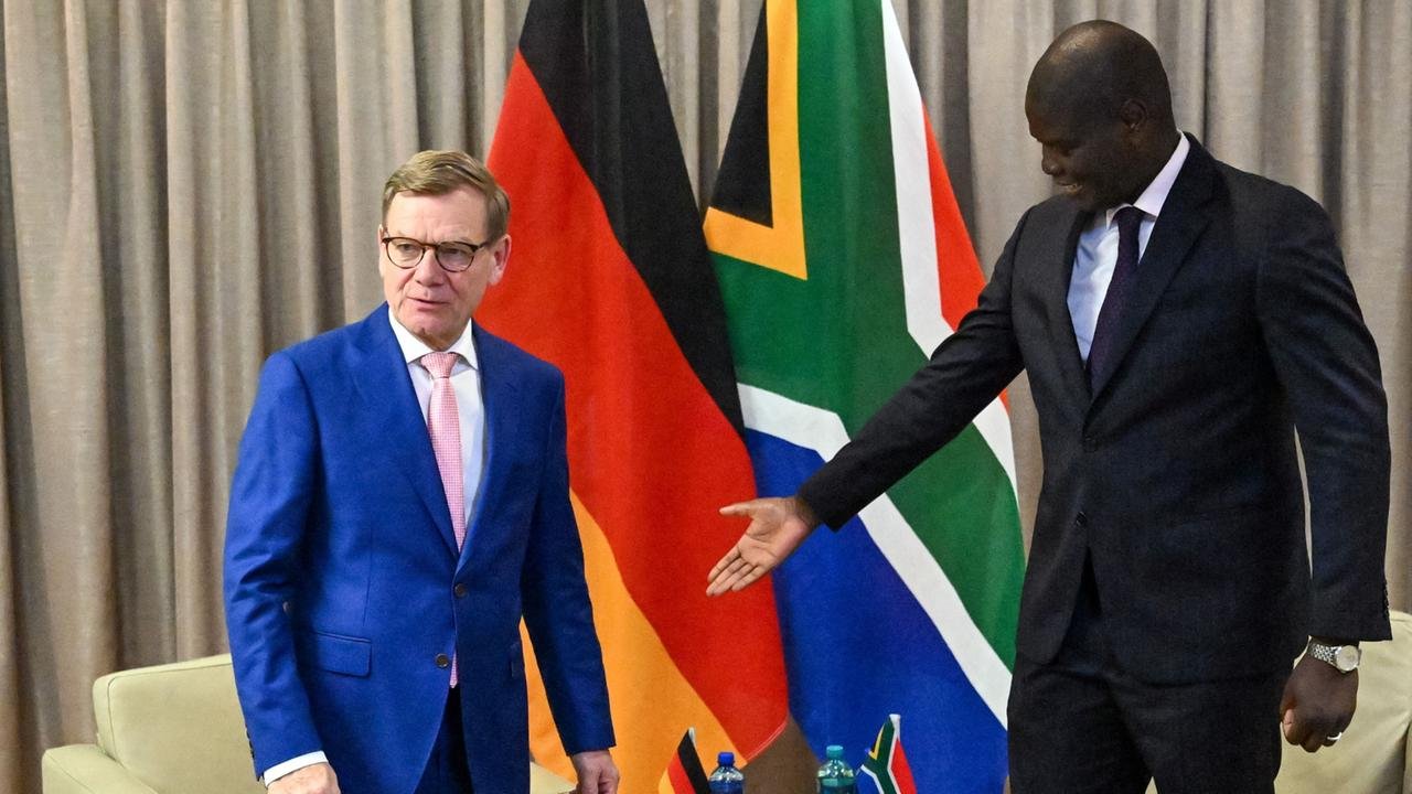 Außenminister Wadephul trifft Amtskollegen Lamolla in Südafrika