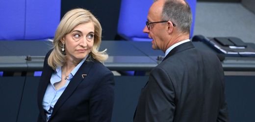 Bundesregierung: Der Kanzler wagt beim Kabinettsumbau eine riskante Operation