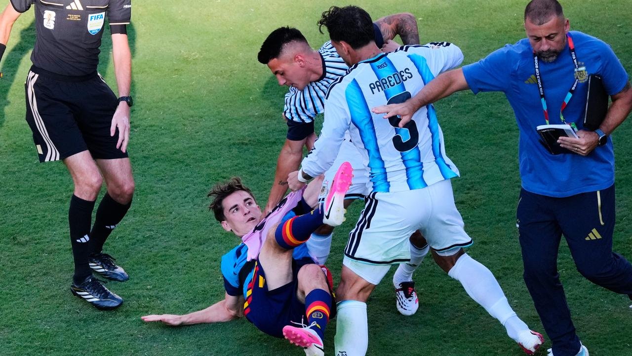 Doch kein Rot gegen Paredes? FIFA ermittelt nach Ausrastern
