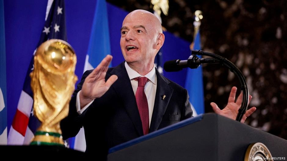 FIFA: Infantino plant Verkauf von WM-Anteilen