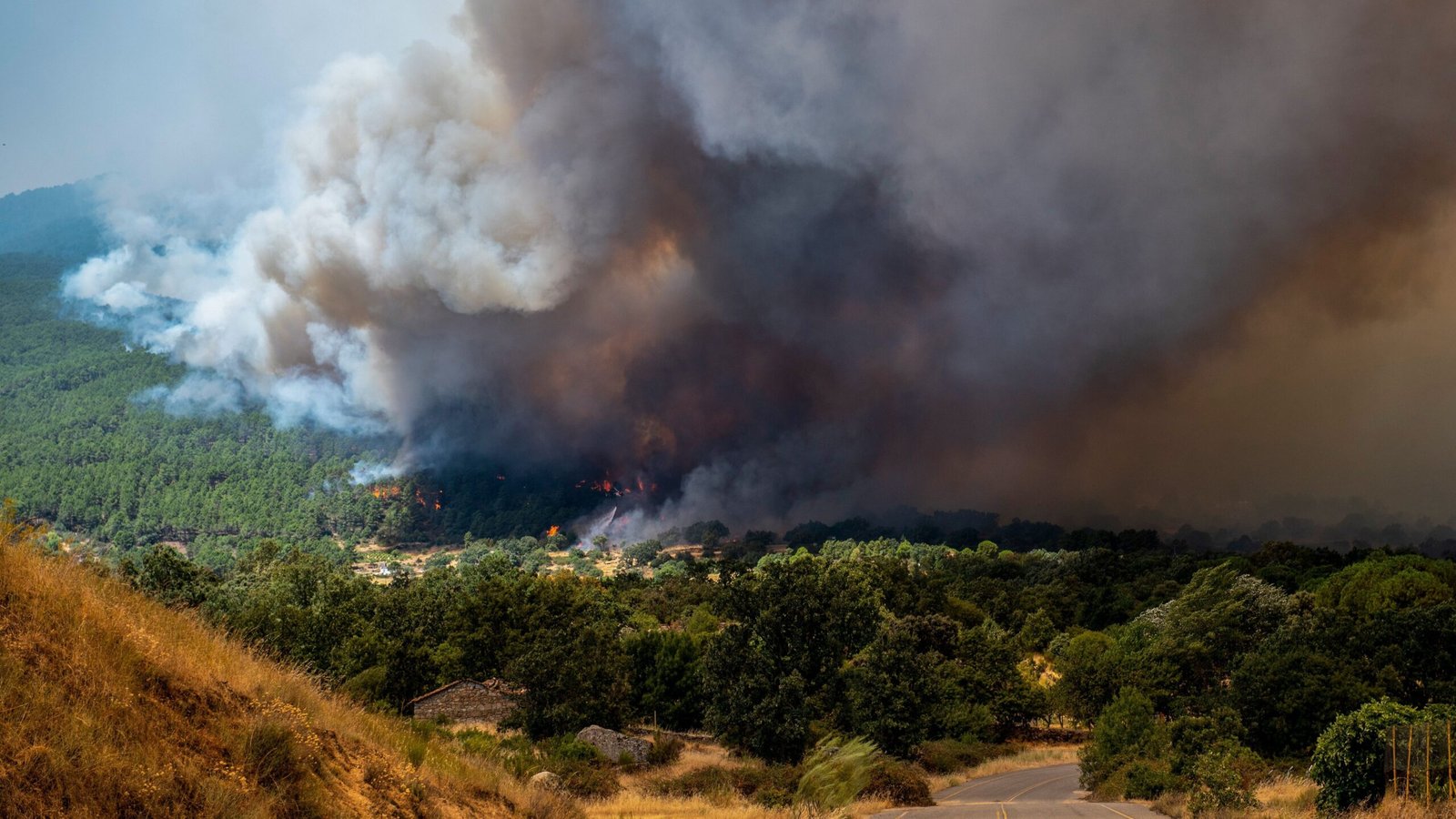 Feuer: Waldbrände in Spanien und Frankreich wüten weiter