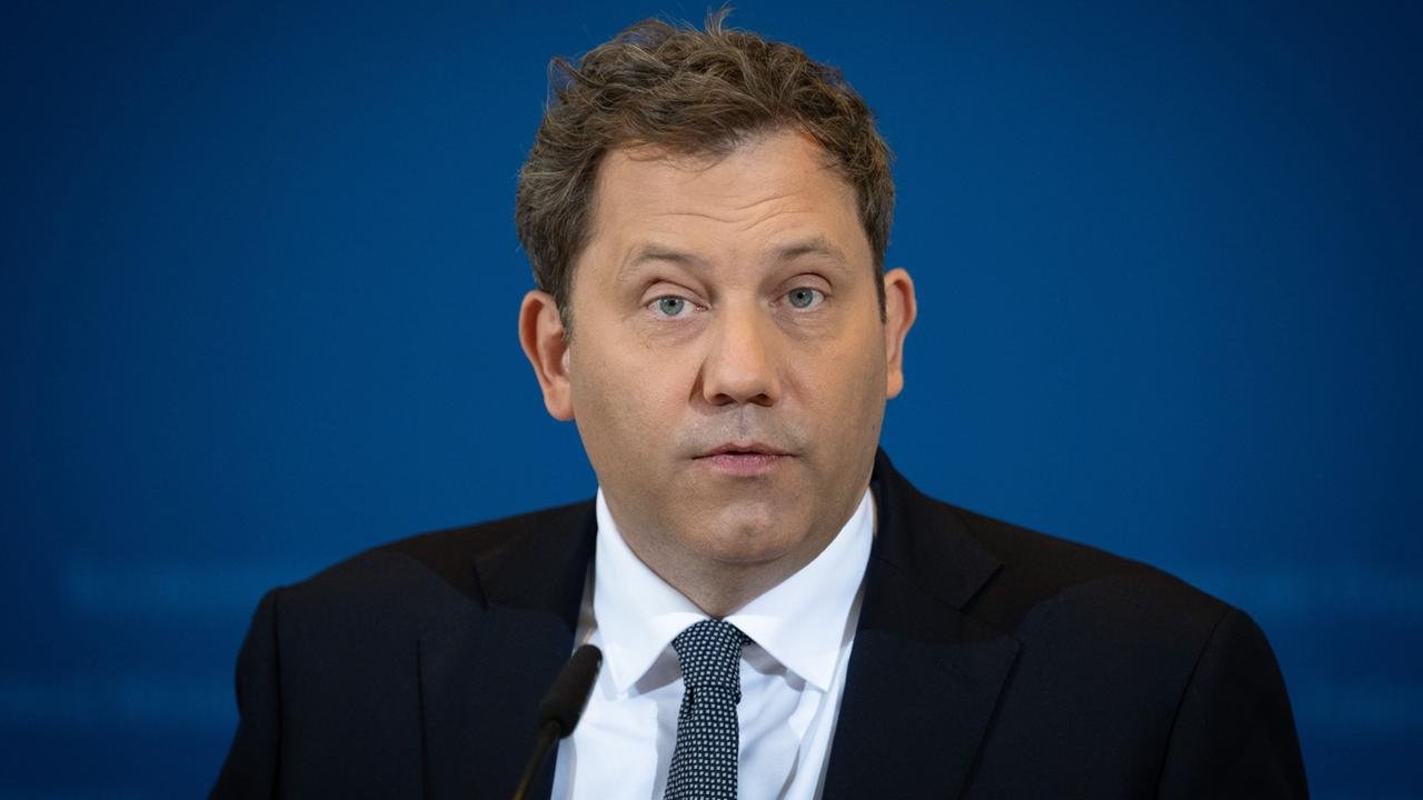 Haushaltsentwurf: Klingbeil will auch beim Klimafonds sparen