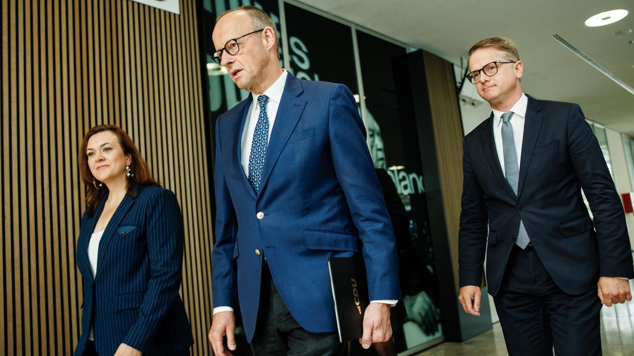 Kabinettsumbau als vertane Chance  – Das Vertrauen in Merz schrumpft