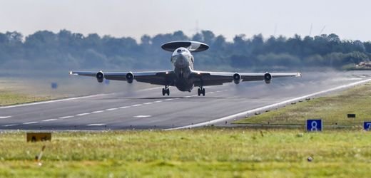 Nato-Gipfel in Ankara: Mitgliedstaaten kündigen Milliarden-Deal für Aufklärungsflugzeuge an