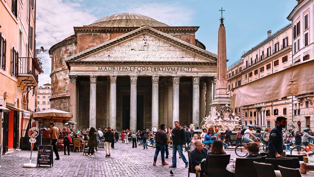 Pantheon und Petersdom / Italien und Vatikan öffnen berühmte Sehenswürdigkeiten länger