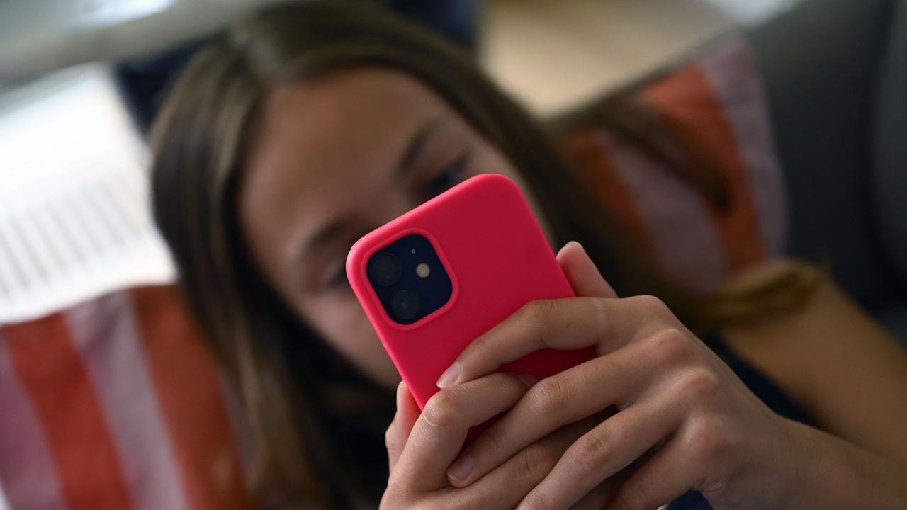 Social Media: Flickenteppich bei der Alterskontrolle in der EU?