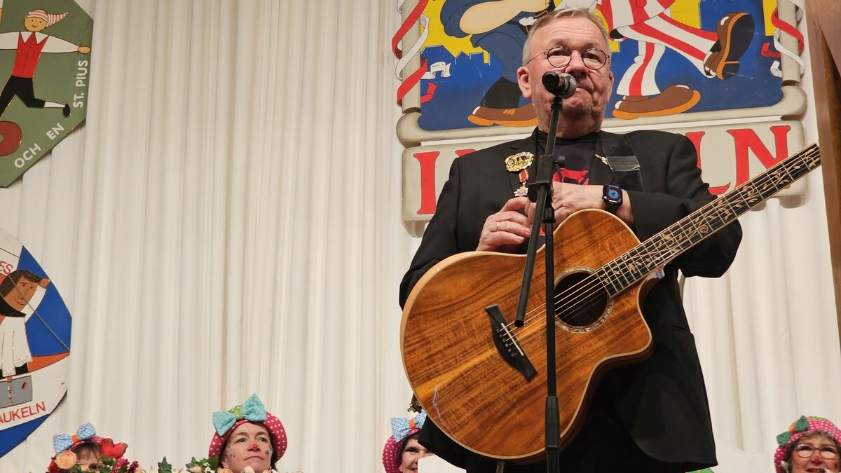 "Ich bin dankbar für das, was ich erlebe" / Kabarettist Bernd Stelter wirbt für christlich-soziale Gesinnung