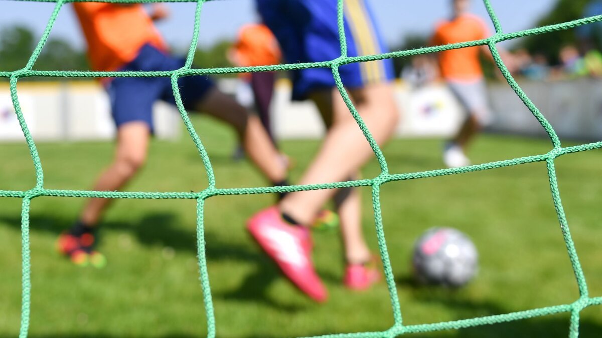 "So bunt wie das Leben" / Caritas-Cup in Oberhausen verbindet Fußball mit inklusiver Teilhabe