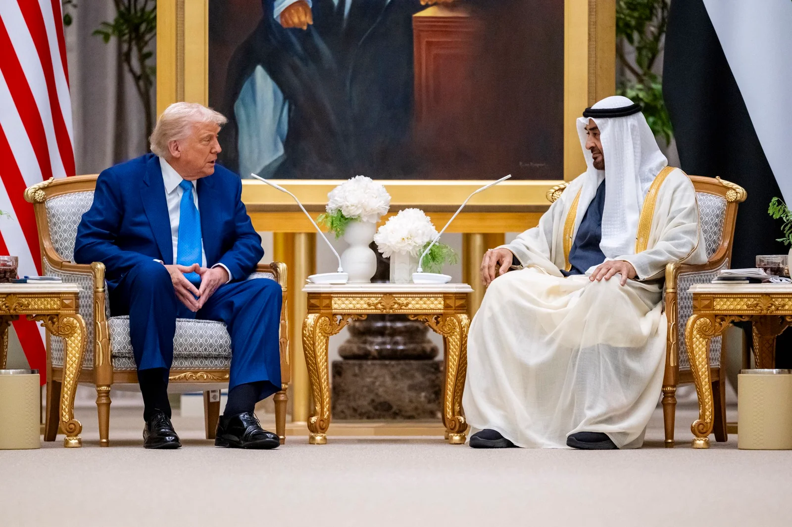 Vereinigte Staaten und Vereinigte Arabische Emirate stärken strategische Allianz bei militärischer künstlicher Intelligenz