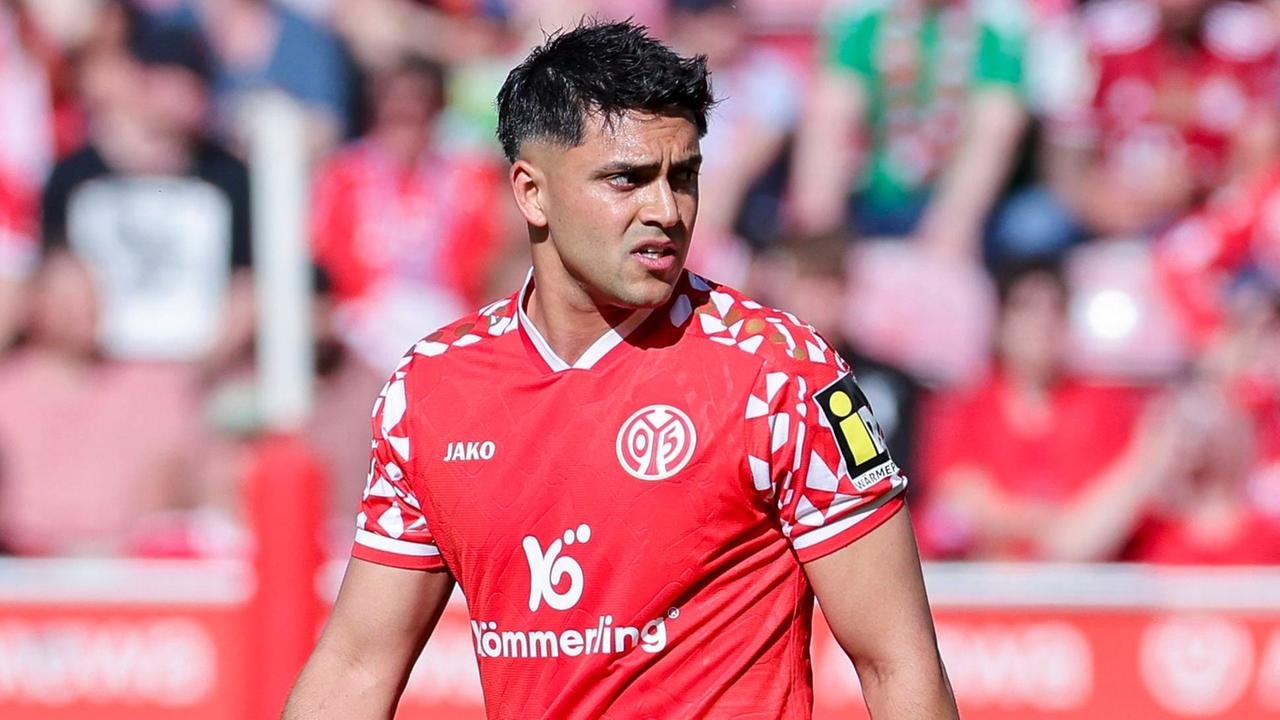 Nadiem Amiri verkündet Verbleib beim 1. FSV Mainz 05